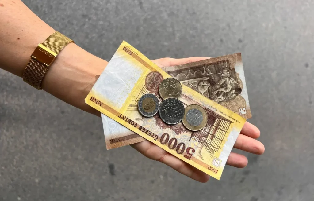 Billetes de florines húngaros (HUF) para pagar en efectivo en Budapest