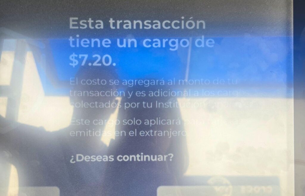 Comisiones por sacar dinero en el extranjero con un banco tradicional.