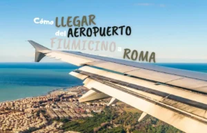Vista desde la ventanilla de un avión del ala sobrevolando la costa para explicar cómo llegar del aeropuerto de Fiumicino al centro de Roma.