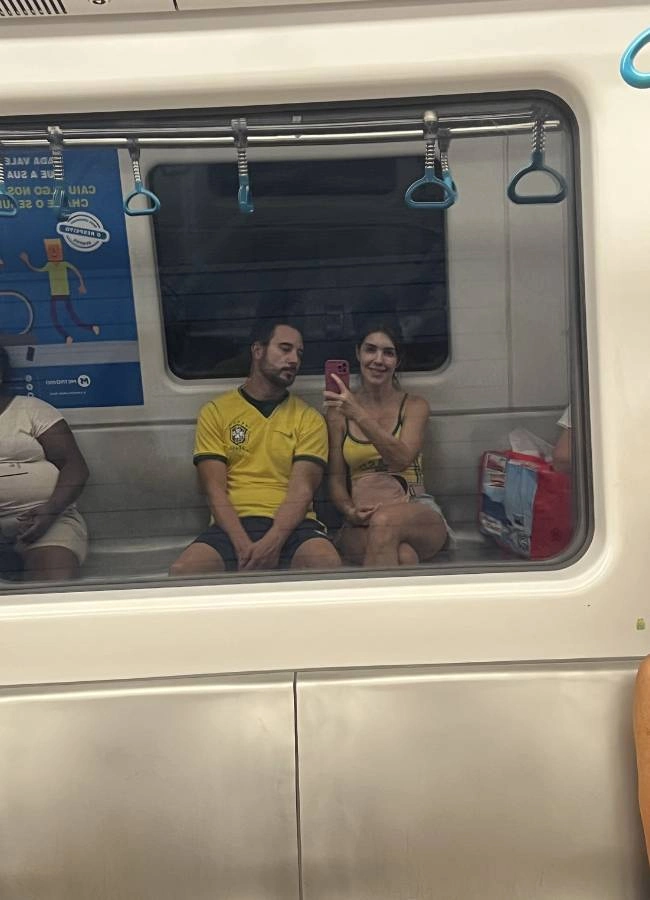 Interior de un vagón de metro en Río, la mejor opción de transporte público.