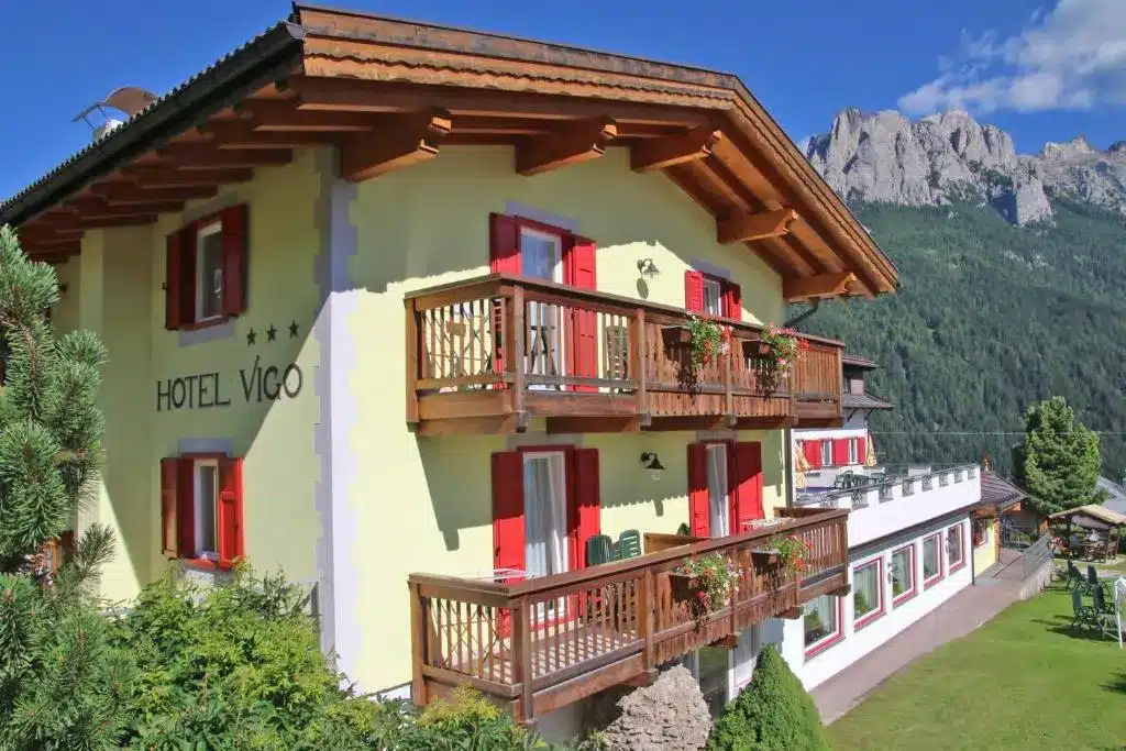 Hotel Vigo en Vigo di Fassa, alojamiento económico y cómodo para las Torres de Vajolet