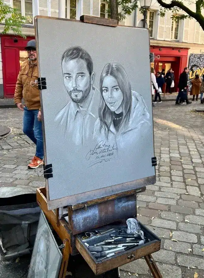 Resultado final del retrato realizado por los pintores de Montmartre, una de las mejores experiencias en París.