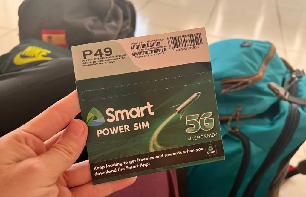 Paquete de tarjeta SIM de la compañía Smart para turistas en Filipinas.