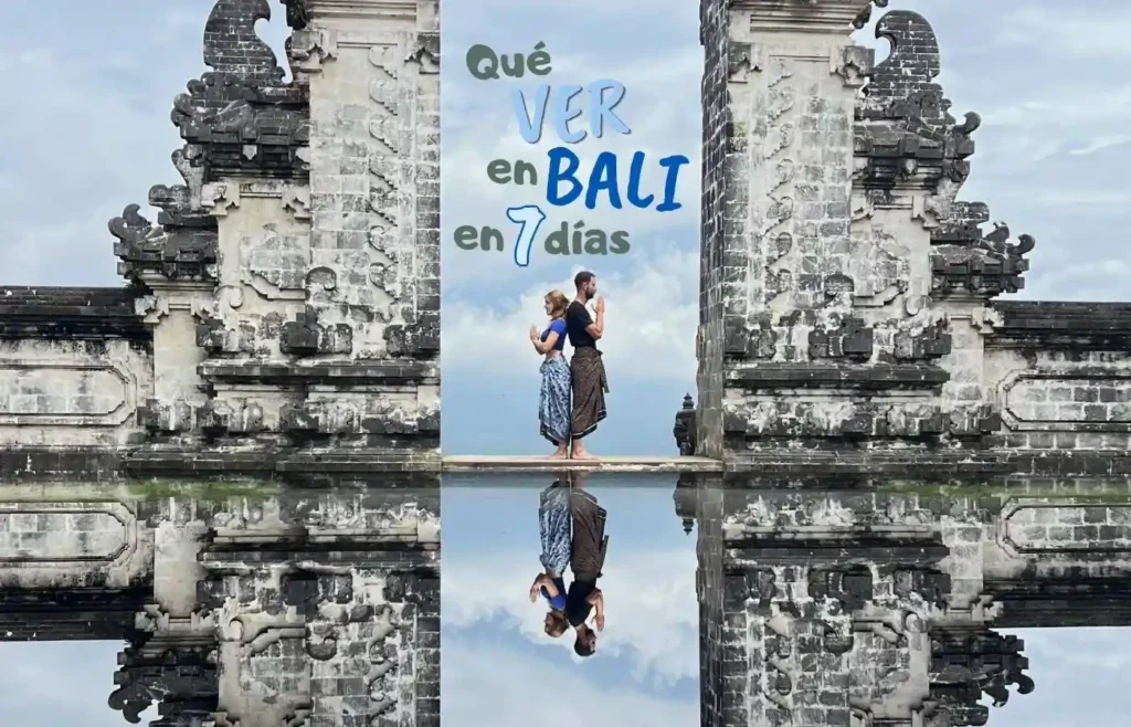 Puerta del Cielo en el templo Pura Lempuyang durante un viaje a Bali, Indonesia.