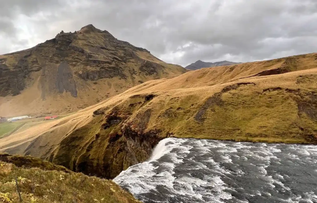 vista superior mirador skogafoss escaleras